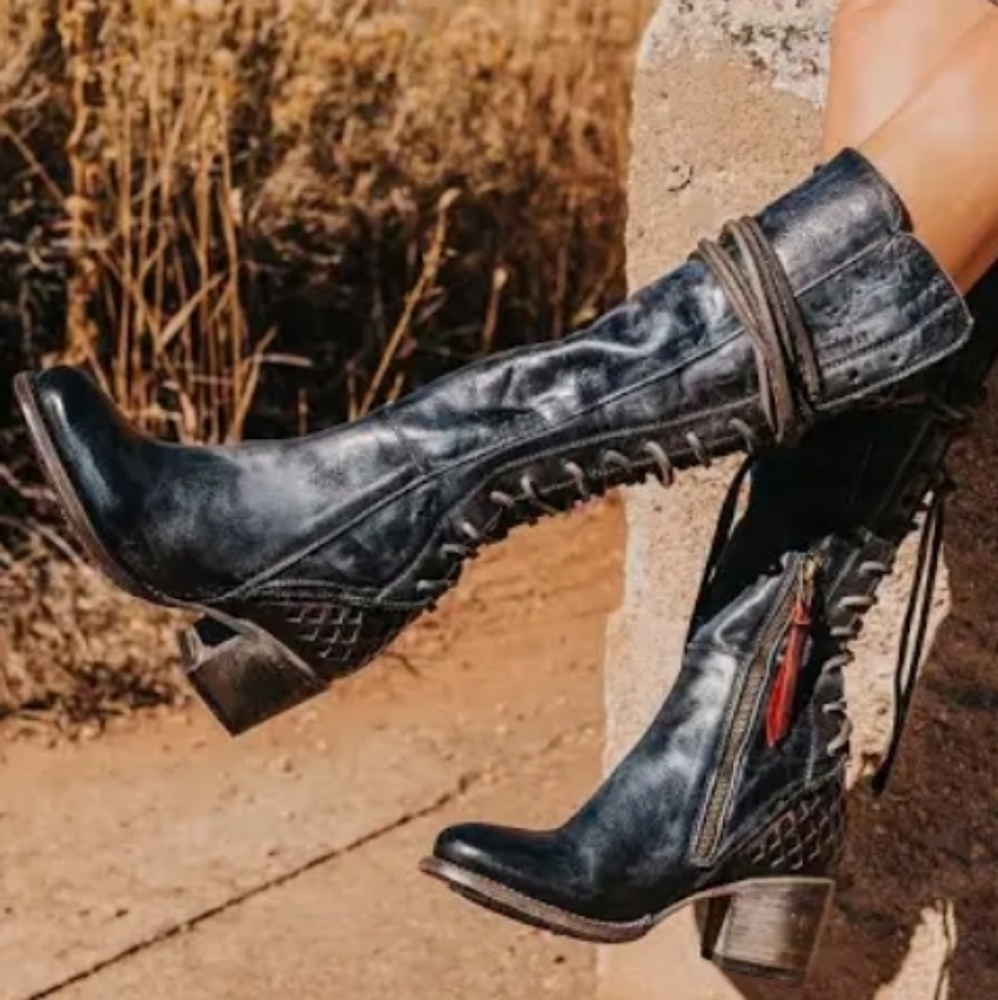 Carver lace up boots, navy, Freebird by Steven